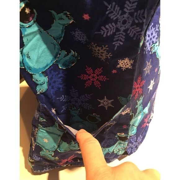 Cookie Monster Sesame Street Scrub Top Size Small - Picture 8 of 11